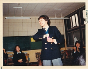 女子中学高校の教師時代。教室で送別会